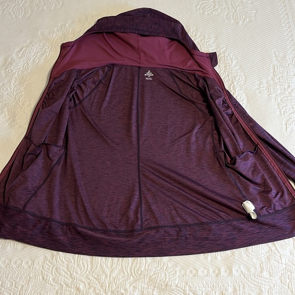 Prana lightweight jacket with hood, scuba cut, heathered maroon, ruched, M - Picture 9 of 11
